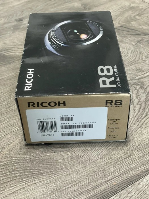 Picture of Ricoh R8 10MP 7.1x Zoom Compact Digital Camera – Rare Black Edition (Brand New)