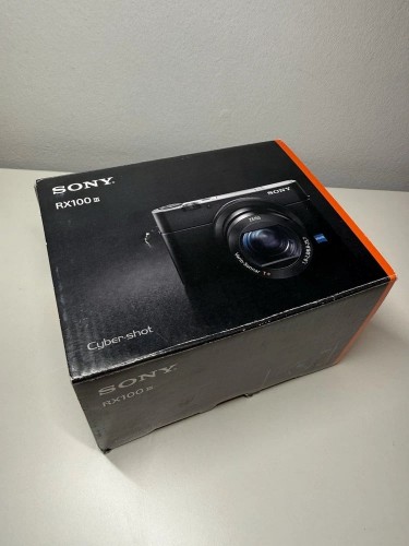 Picture of Sony Cyber-shot DSC-RX100 III 20.1MP 1-Inch Sensor Compact Camera – Brand New