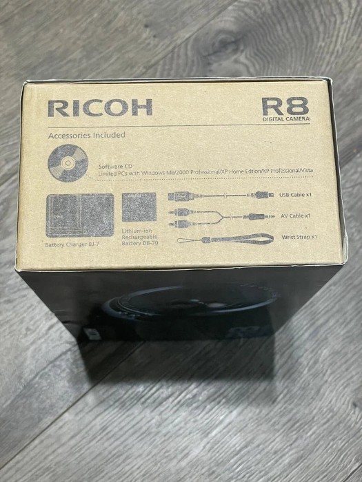 Picture of Ricoh R8 10MP 7.1x Zoom Compact Digital Camera – Rare Black Edition (Brand New)