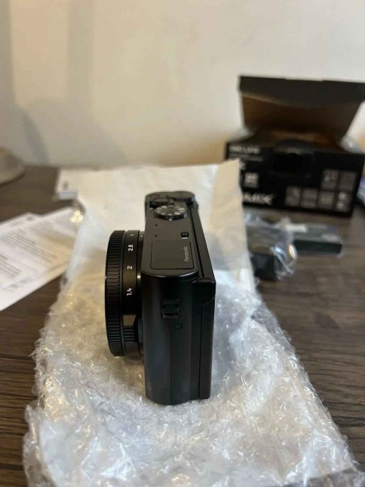 Picture of Panasonic LUMIX LX10 20.1MP Compact Camera with 24-72mm Leica Lens - Black